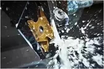 防止切削液發(fā)臭，還鋁合金壓鑄車間一個良好的環(huán)境